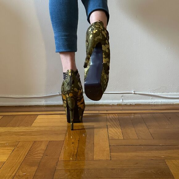 London Trash Ceres Camouflage Green Plagform 6 inch heel - Picture 6 of 7